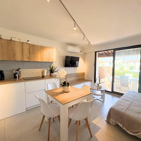 Renove Avec Terrasse Et Climatisation A Port - Fr-1-868-16 Апартаменты
